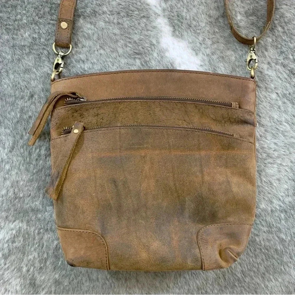 Komal’s Passion Leather Crossbody Bag - Picture 3 of 16